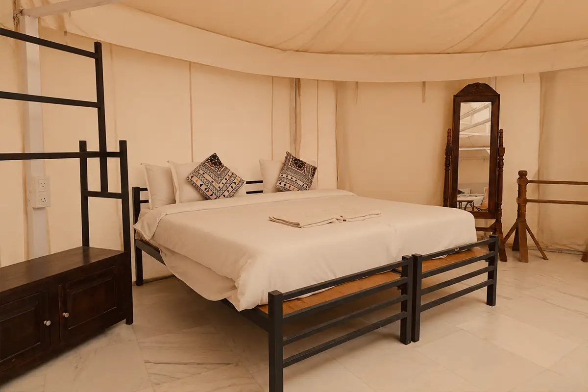 cozy-glamping-desert-camp-bedroom-interior