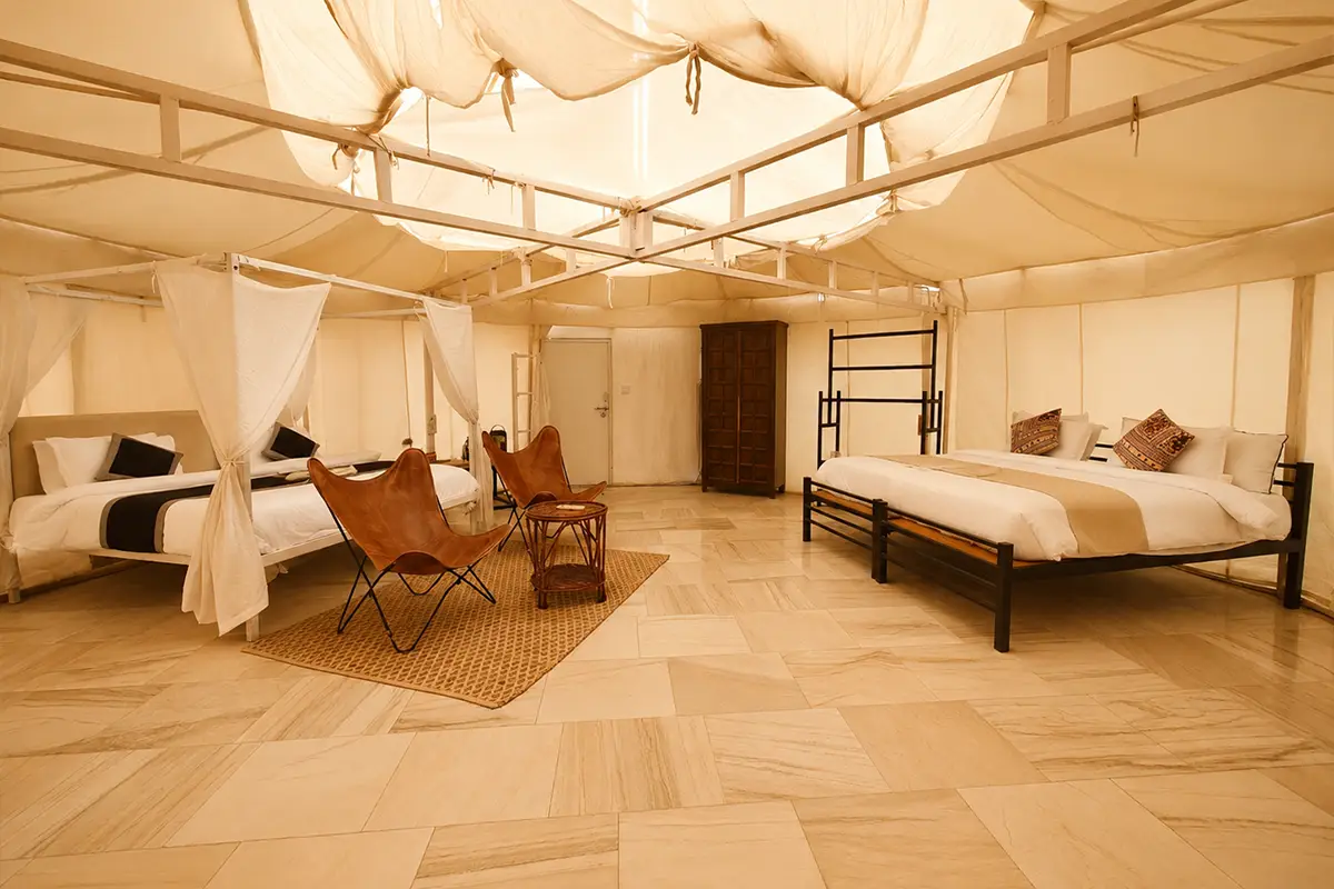 luxurious-glamping-tent-sam-sand-dunes