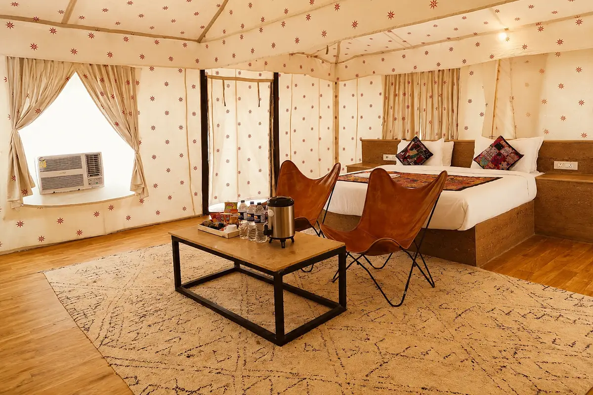 luxury-swiss-tent-in-jaisalmer-dunes-desert-camp