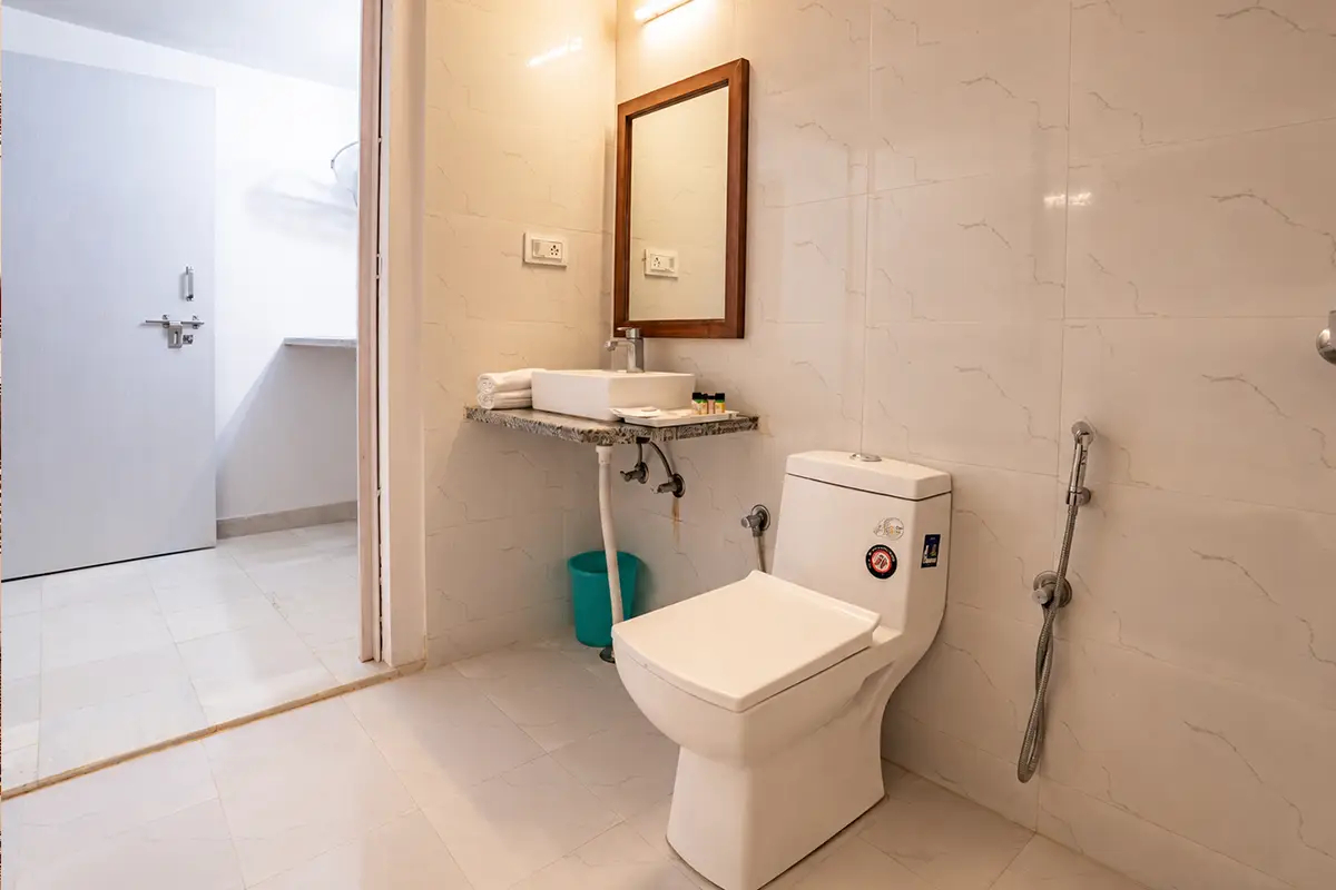 luxury-swiss-tent-jaisalmer-bathroom